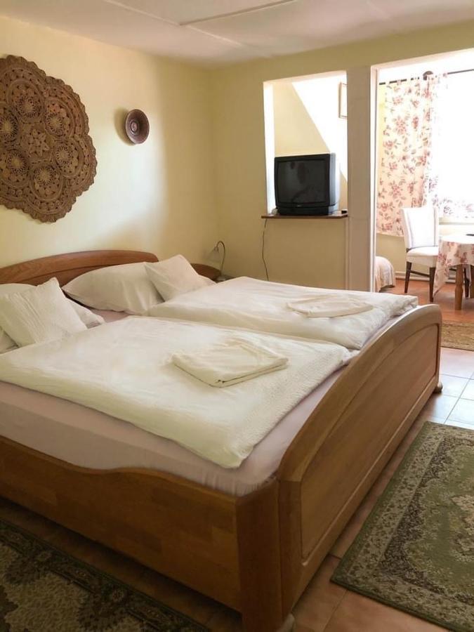 Talizman Etterem Panzio Hotel Miskolc Bagian luar foto
