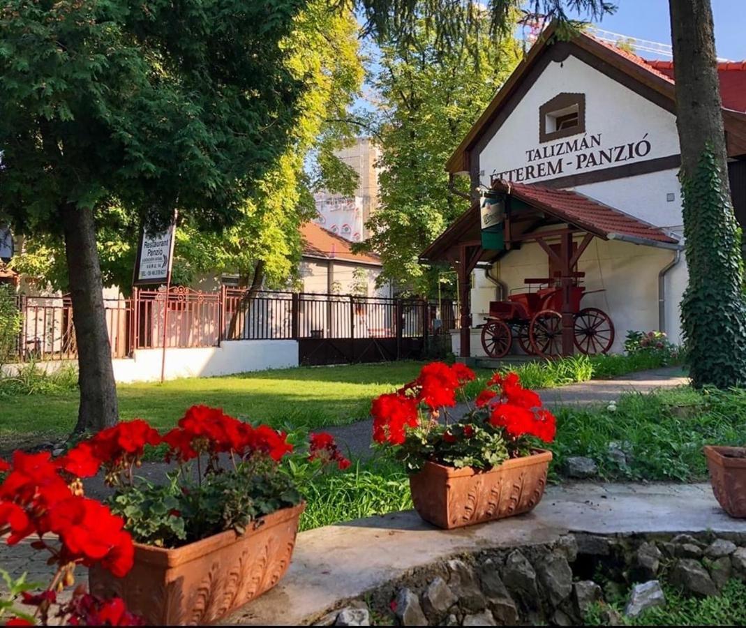 Talizman Etterem Panzio Hotel Miskolc Bagian luar foto