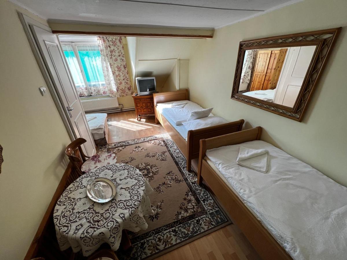 Talizman Etterem Panzio Hotel Miskolc Bagian luar foto